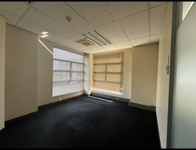 432M² OFFICE TO LET IN ECO PARK ESTATE
